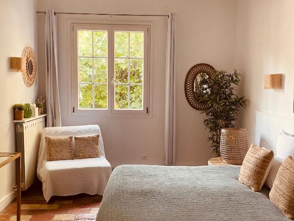 Hotel de La Plage - Mahogany : photo 3 de la chambre chambre quadruple - vue sur jardin