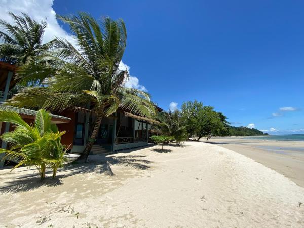 Kai Bae Beach Resort Koh Chang : photo 2 de la chambre bungalow - côté plage