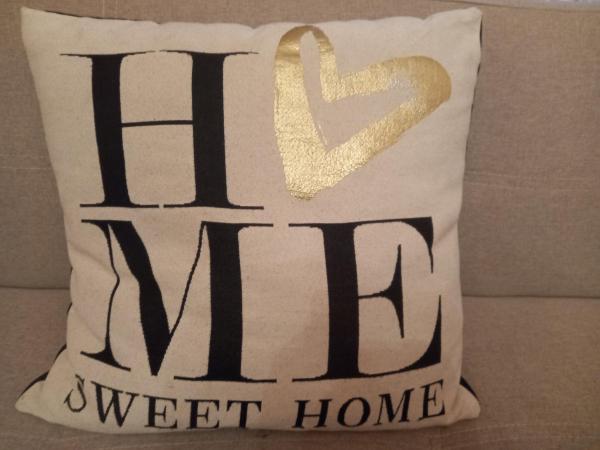 Navigli SUPER VINTAGE SUITE - cozy & comfortable 3 BEDROOM SUITE with 2 Bathrooms - 4th floor with lift - metro' verde -green subway Porta Genova : photo 2 de la chambre suite junior avec balcon