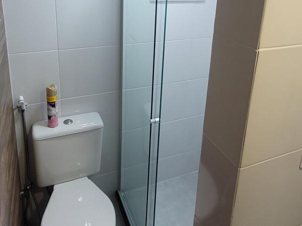 Maraca Hostel : photo 3 de la chambre chambre double avec salle de bains privative