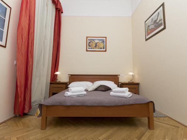 Budapest Bed and Breakfast : photo 8 de la chambre chambre double standard avec baignoire