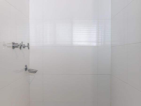 Beachfront Terraces with Onsite Reception & Check In : photo 10 de la chambre appartement 2 chambres - vue sur jardin