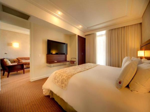 Radisson Hotel Curitiba : photo 1 de la chambre royal suite queen
