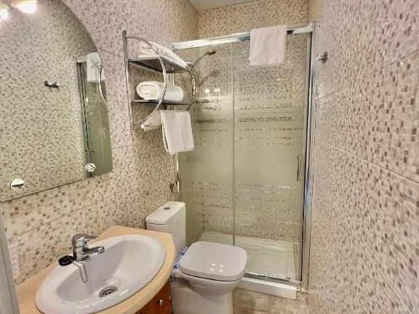 Hostal Viena Plaza Nueva : photo 2 de la chambre chambre double