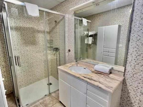 Hostal Viena Plaza Nueva : photo 4 de la chambre chambre double