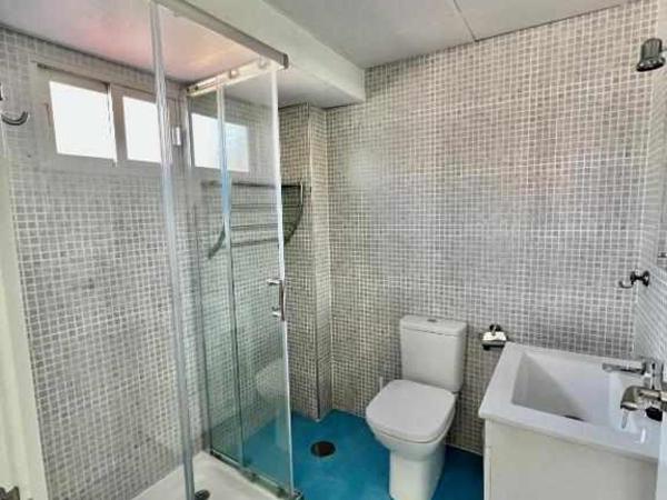 Hostal Viena Plaza Nueva : photo 4 de la chambre chambre lits jumeaux avec terrasse