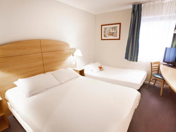 Campanile Hotel Glasgow SECC Hydro : photo 2 de la chambre chambre triple (1 lit double et 1 lit simple)