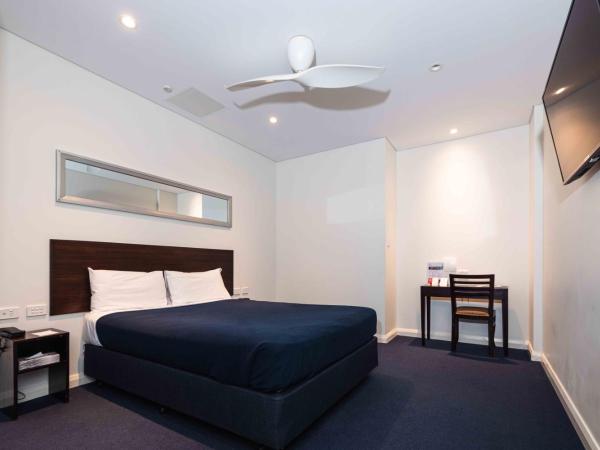 Great Southern Hotel Perth : photo 2 de la chambre chambre lit queen-size supérieure avec fenêtre de toit solaire