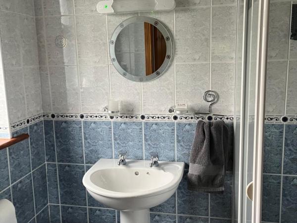 Douglasha House V93RX64 : photo 5 de la chambre chambre double ou lits jumeaux