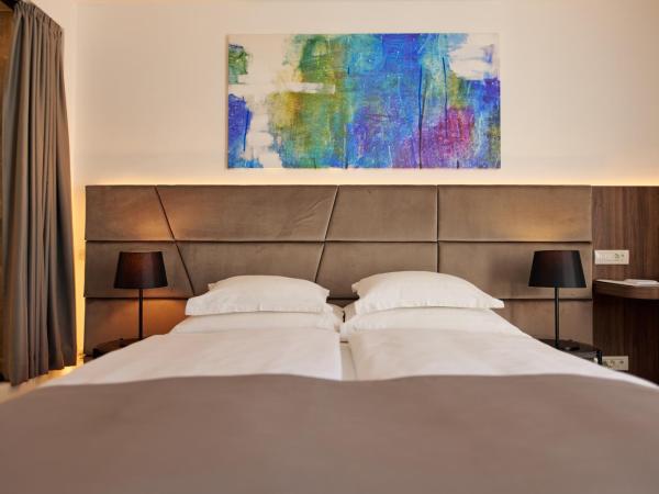 Hotel Paris : photo 3 de la chambre chambre double standard