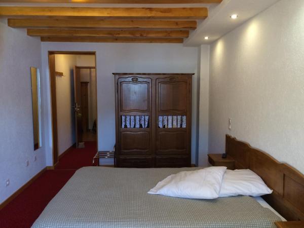 Chalet-Hôtel du Borderan : photo 1 de la chambre chambre triple