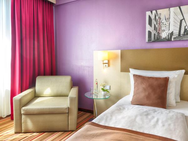 Leonardo Hotel Köln : photo 4 de la chambre chambre double ou lits jumeaux supérieure