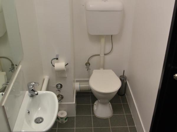 Billabong Backpackers Resort : photo 3 de la chambre chambre double ou lits jumeaux standard avec salle de bains privative