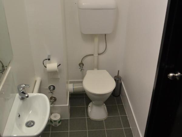 Billabong Backpackers Resort : photo 2 de la chambre lit dans dortoir pour femmes de 4 lits