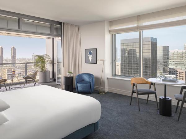 Kimpton Alma San Diego, an IHG Hotel : photo 1 de la chambre chambre lit king-size premium - vue sur ville et port