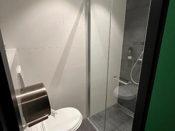 Heart of Amsterdam Hostel : photo 7 de la chambre lit dans dortoir mixte de 12 lits