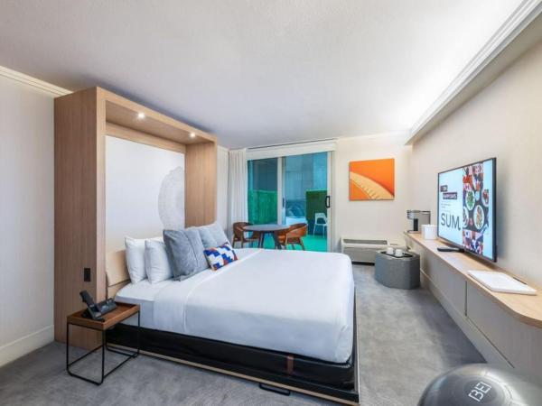 BEI San Francisco, Trademark Collection by Wyndham : photo 3 de la chambre studio lit king-size escamotable avec terrasse - non-fumeurs