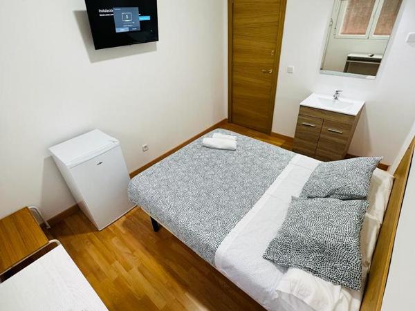 HOSPEDAJE COLONIA VALLECAS : photo 4 de la chambre chambre double