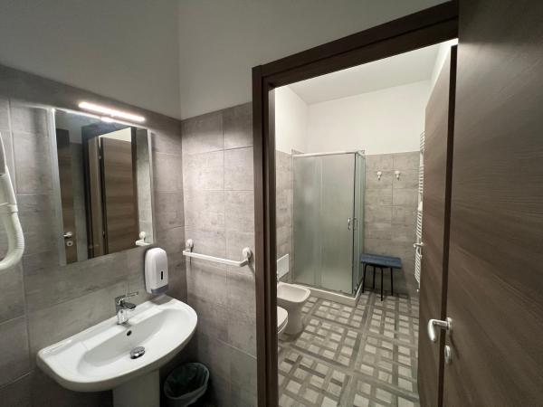 Hostel Turin Metro Young : photo 2 de la chambre dortoir mixte de 8 lits