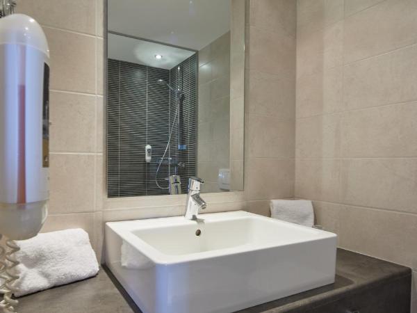 Mercure Hotel Severinshof Köln City : photo 4 de la chambre chambre supérieure lit queen-size