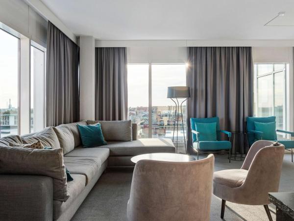 Best Western Plus Hotel Plaza : photo 1 de la chambre suite lit king-size