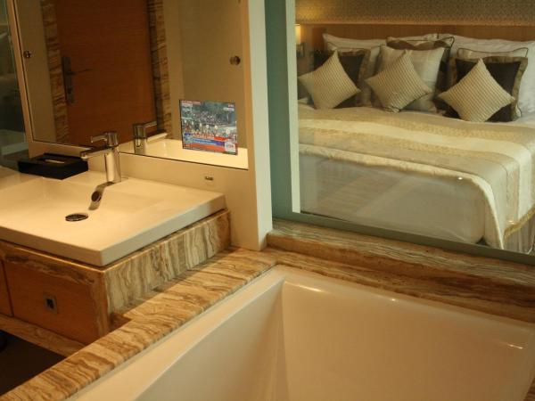 Hotel Bawa Continental : photo 2 de la chambre chambre double super deluxe