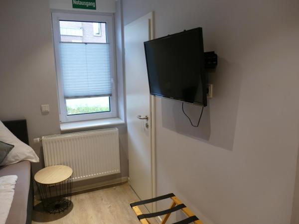 Pension Sölde : photo 3 de la chambre chambre double avec salle de bains privative