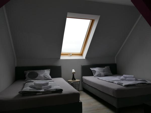 Pension Sölde : photo 1 de la chambre chambre lits jumeaux standard avec salle de bains commune