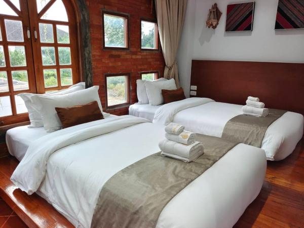 Lanna Oriental Hotel - SHA Extra Plus : photo 1 de la chambre hébergement lits jumeaux de style lanna