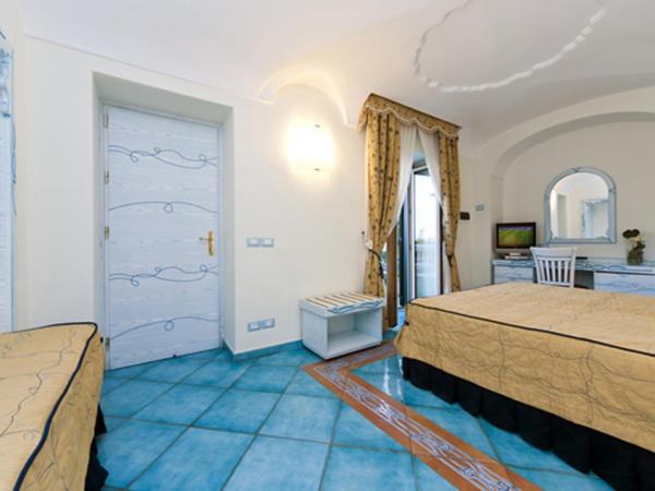 Hotel Bellevue Benessere & Relax : photo 5 de la chambre chambre triple supérieure