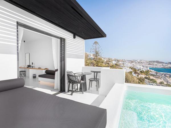 Tagoo Black Mykonos : photo 4 de la chambre suite lune de miel avec piscine privée