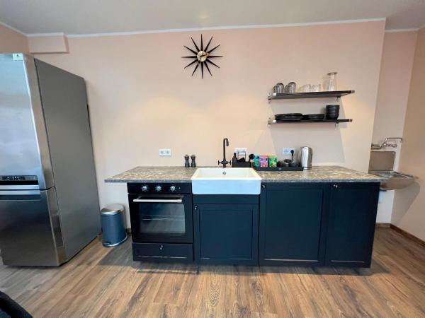 Heart House Guesthouse : photo 3 de la chambre chambre double avec lit d'appoint