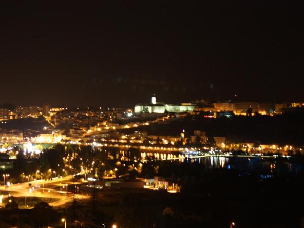 Hotel D. Luis : photo 10 de la chambre chambre double ou lits jumeaux - vue sur ville