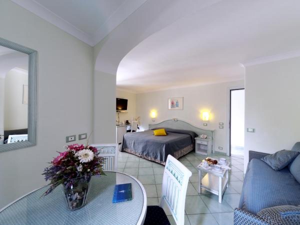 Hotel Bellevue Benessere & Relax : photo 1 de la chambre chambre triple supérieure