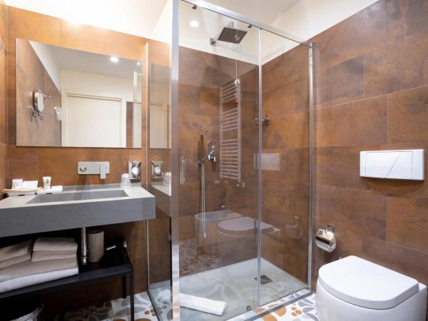 Castello Guest House Milano : photo 2 de la chambre chambre double deluxe avec vue sur château