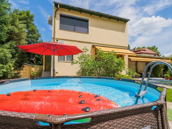 Villa Mária Vendégház : photo 1 de la chambre maison 5 chambres