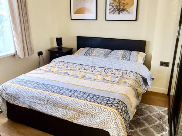 Guest House Rooms Birmingham : photo 2 de la chambre chambre lit king-size