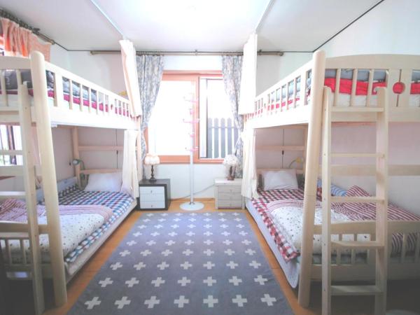 Appletree Guesthouse : photo 1 de la chambre dortoir pour femmes 4 lits