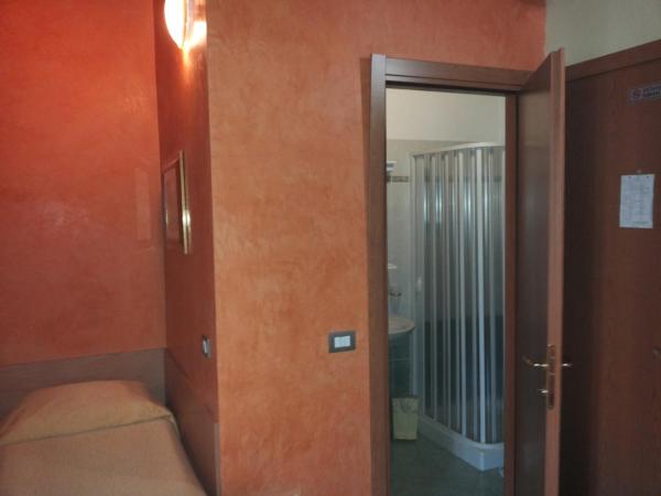 Hotel Le Querce : photo 3 de la chambre chambre quadruple