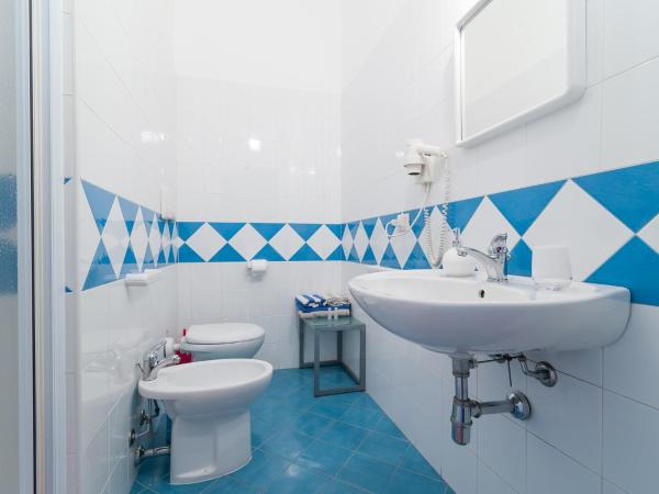 Affittacamere Art Rooms : photo 5 de la chambre chambre double classique