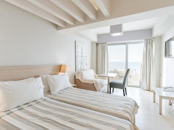 Palm Beach Hotel Apartments : photo 5 de la chambre chambre supérieure - vue sur mer