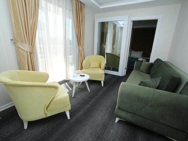 Grand Silay Hotel : photo 1 de la chambre suite avec balcon