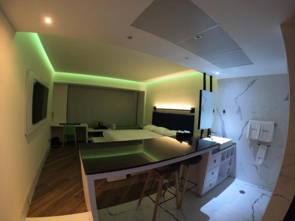 WeEnjoy Hotels Grand Prix Aeropuerto CDMX : photo 8 de la chambre suite standard