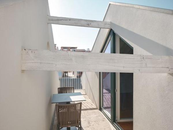 Look Living, Lisbon Design Apartments : photo 5 de la chambre loft avec balcon