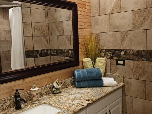 Royal Waikiki Penthouses : photo 10 de la chambre suite deluxe avec lit king-size