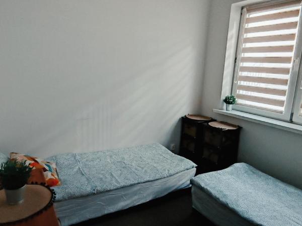 Tanie spanie przy Malcie - Zameldowanie bezobsługowe - : photo 2 de la chambre chambre double avec salle de bains commune