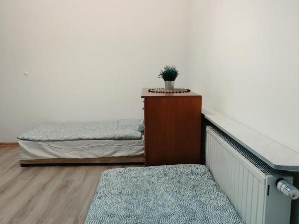 Tanie spanie przy Malcie - Zameldowanie bezobsługowe - : photo 3 de la chambre chambre triple Économique avec salle de bains commune