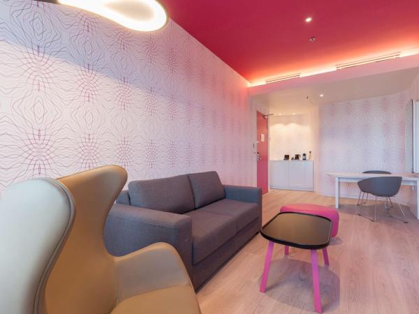 Park Inn by Radisson Amsterdam City West : photo 2 de la chambre suite