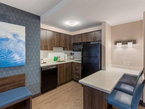 Executive Residency by Best Western Toronto-Mississauga : photo 1 de la chambre grande suite 1 chambre lit king-size