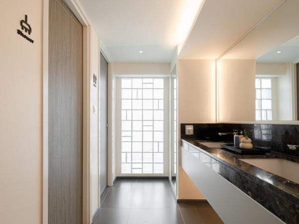 YANH Ratchawat Hotel : photo 5 de la chambre lit dans un dortoir de 4 lits